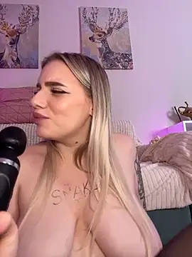HugeBoobsAlice live cam