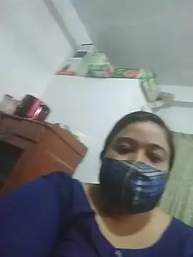 momo_loves webcam