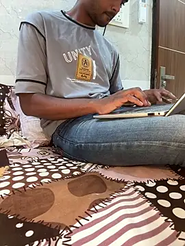 Gujarati-boy-meetbhabhi webcam