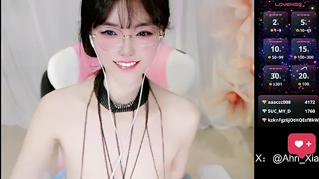 ahrii_yan (F milf) - 双摄像头M腿无内BB特写