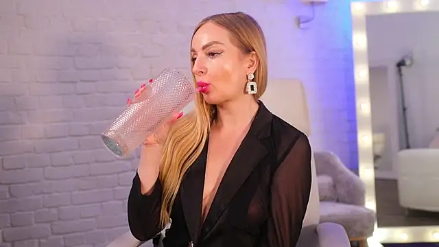 Margo_Pearls webcam