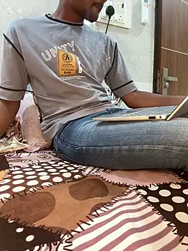 Gujarati-boy-meetbhabhi webcam
