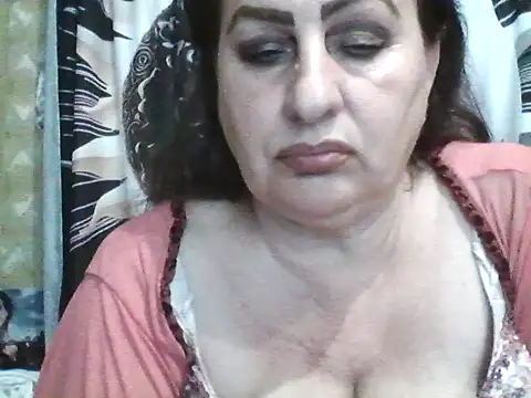 LoaqLovew live cam on StripChat