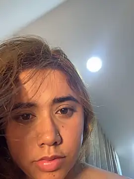 Issie_01 webcam