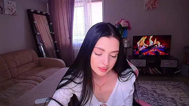 yoursLina webcam