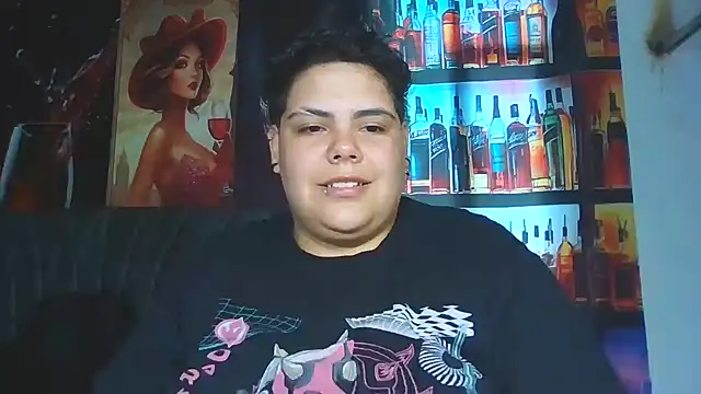 Hailey_Curvy webcam