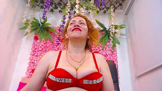 BLONDE_SEXYHOT webcam