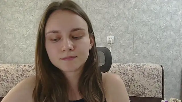 dolcezzacream - DolcezzaCream's free webcam - UK Sex Cams