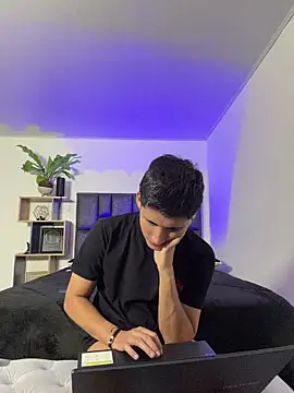 santilux_ - SantiLux_'s free webcam - UK Sex Cams