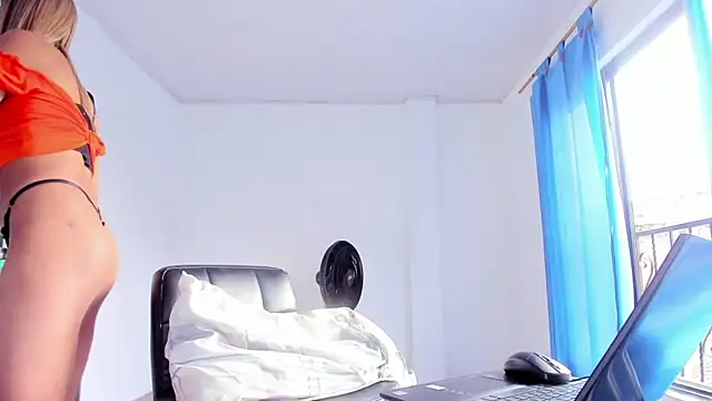 xmissinchesxx webcam