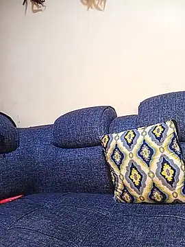 Cute_shy_Linda webcam