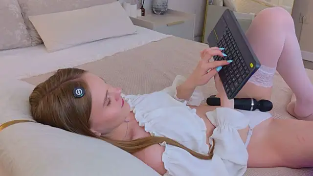 Lili_Lohan webcam
