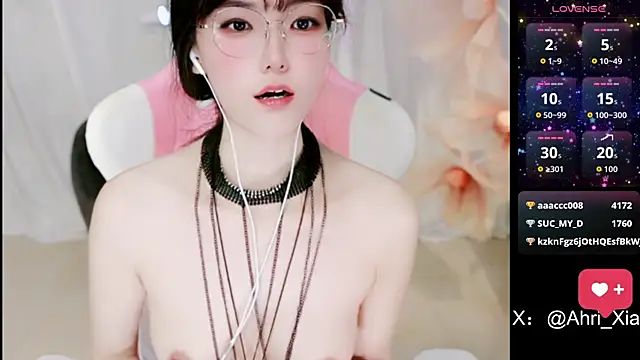 Ahrii_yan live cam