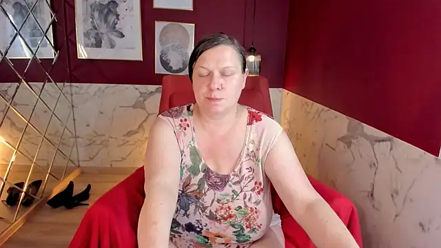 KellyPerfection webcam