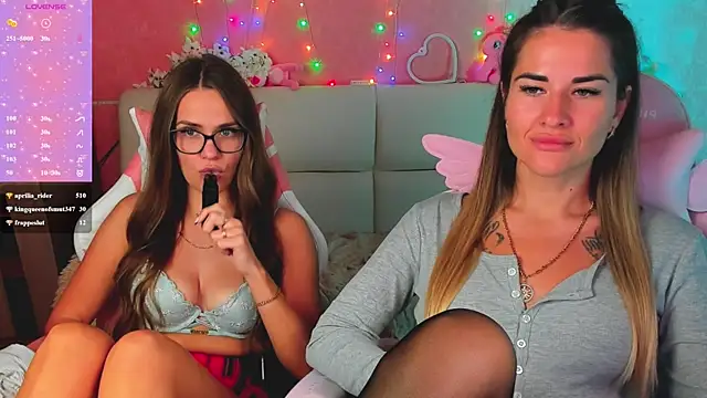 hotty_girls_here webcam