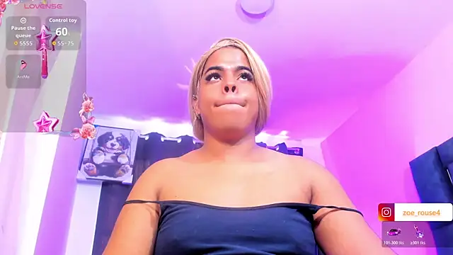 zoee_rose live cam on StripChat