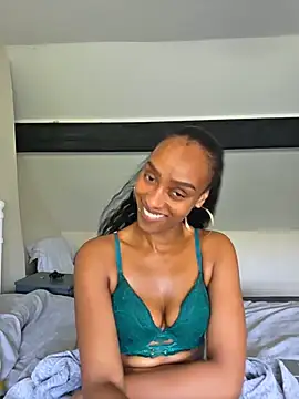 Hazel_Dollxx webcam
