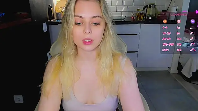 blonde_kellyy webcam