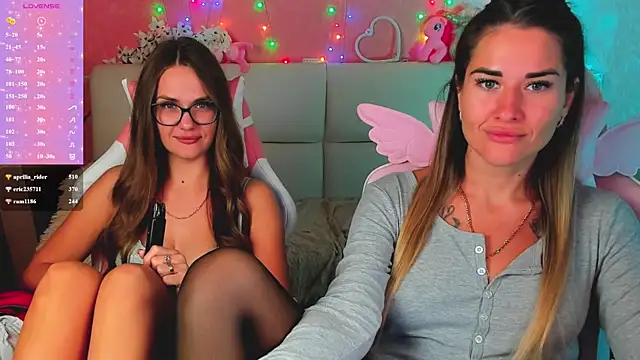 hotty_girls_here (G young) - HOT KISS