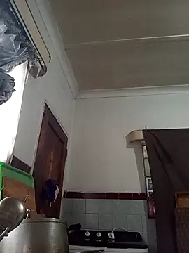 sluttylaura21 webcam