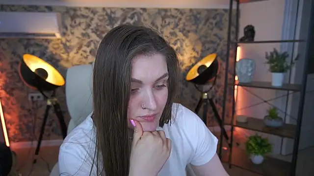 EmmyCharmm webcam