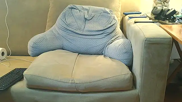 9VOLTT live cam