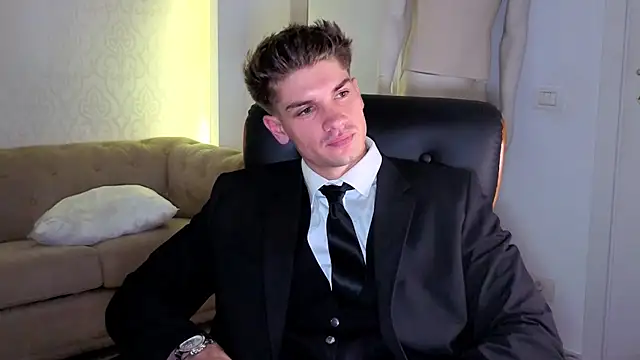 MaxKaiden live cam