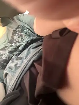 RonnieKiss webcam