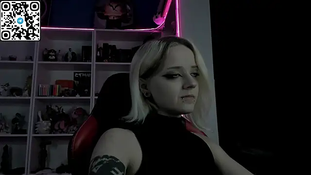 Holy_Mistress_S webcam