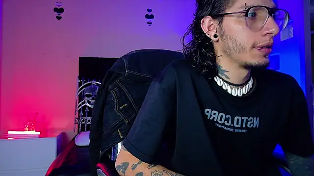 vergil_noir_ - Vergil_Noir_'s free webcam - UK Sex Cams