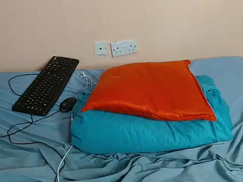 maya_nyla webcam