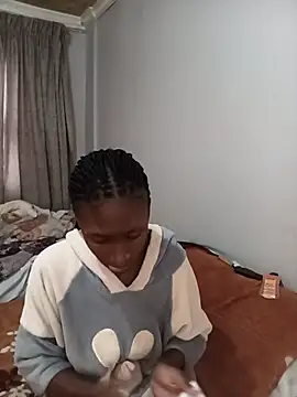 Littletee001 webcam