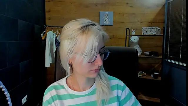DaisyHopkins webcam