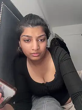 naughtywhisper784 live cam
