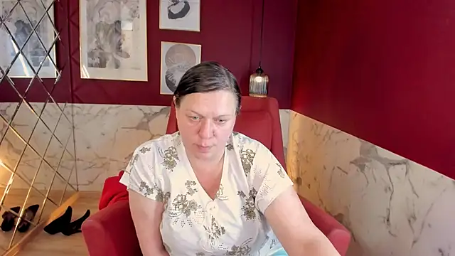 KellyPerfection webcam