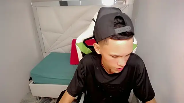 sombra_18 live sex cam
