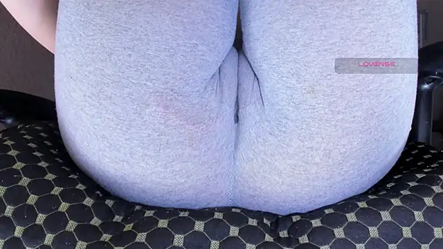 Cameltoe_squirt_inPants webcam