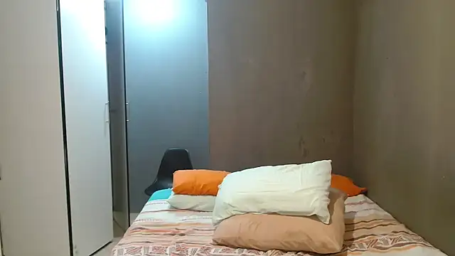 Lillyan_N webcam