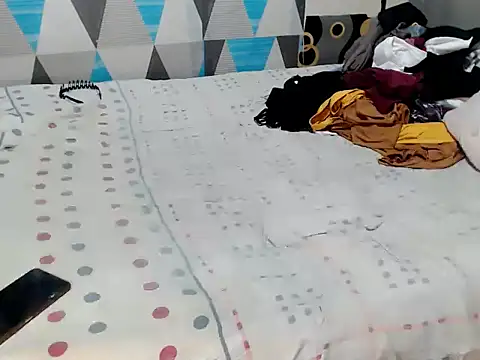 trish_curvecock (Ask my age) - lets all cum when i reach my goal