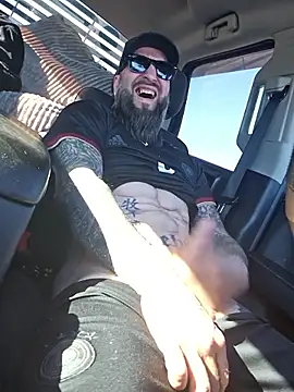 Beardedtattood live sex cam