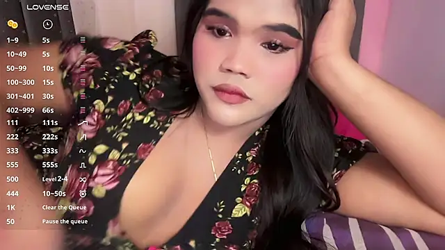 ursweet_sofia live cam on StripChat