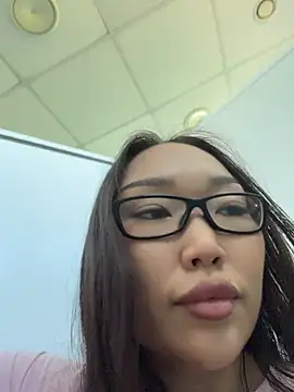 trytomakememoam webcam