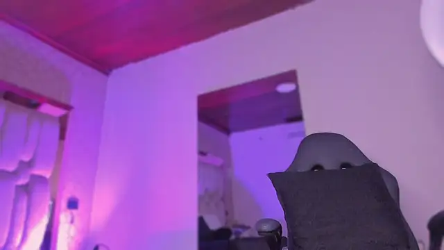 Emmily_Savage webcam
