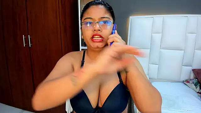 yeral2017 - Yeral2017's free webcam - UK Sex Cams