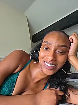 Hazel_Dollxx webcam