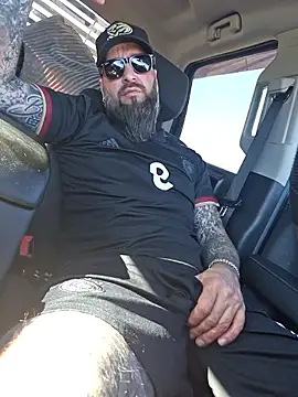 Beardedtattood webcam