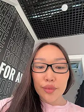 trytomakememoam webcam
