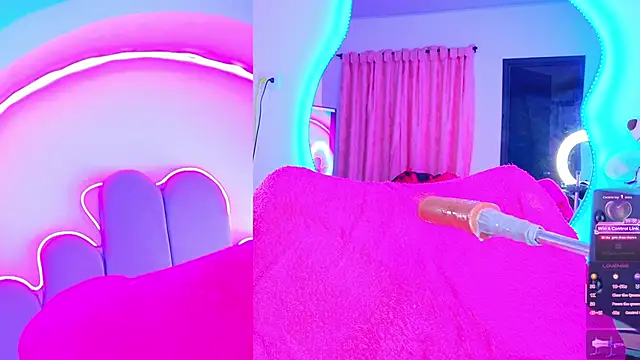NathaxaLeans webcam