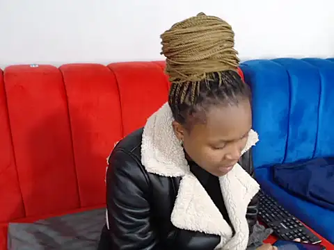 YummyMilkylanexxx webcam