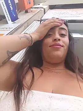 MissNyraSecret webcam